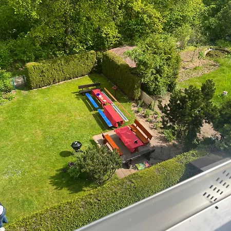 Sonniges Dachzimmer בית אירוח *