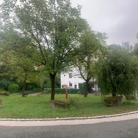 Sonniges Dachzimmer Homestay Feucht