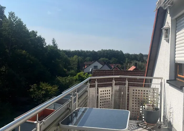 Sonniges Dachzimmer 홈스테이 *