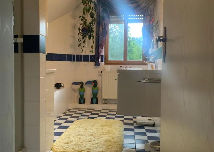 Sonniges Dachzimmer Ubytování v soukromí *