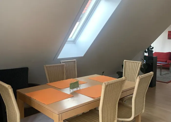 Ubytování v soukromí Sonniges Dachzimmer *