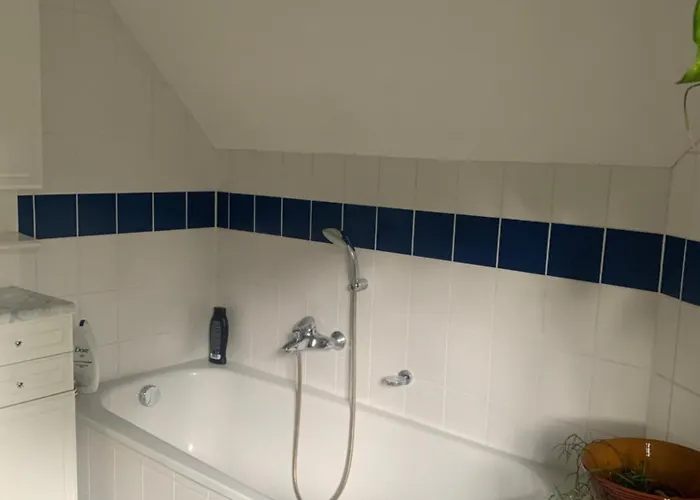 Sonniges Dachzimmer 홈스테이
